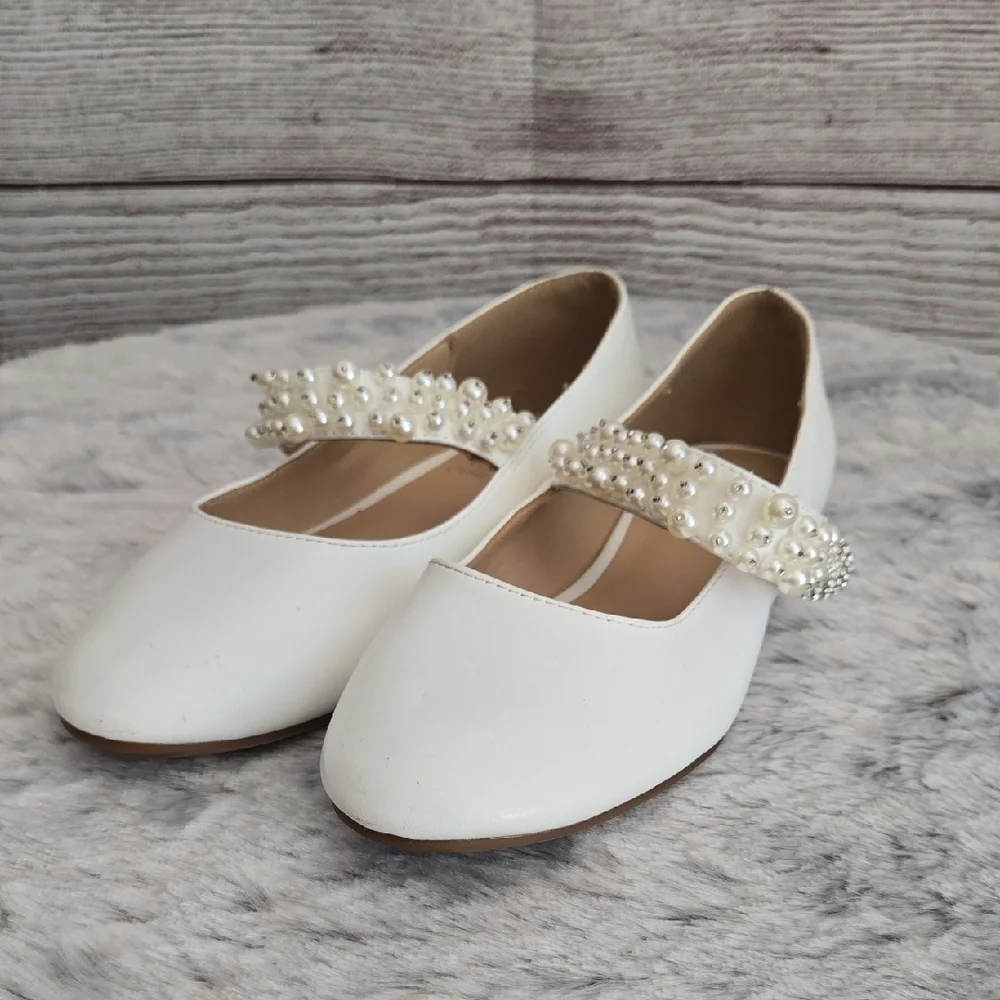 Vince Camuto White Flat Dress Shoes, Girls Size 3.5, Great Condition - Picture 1 of 10